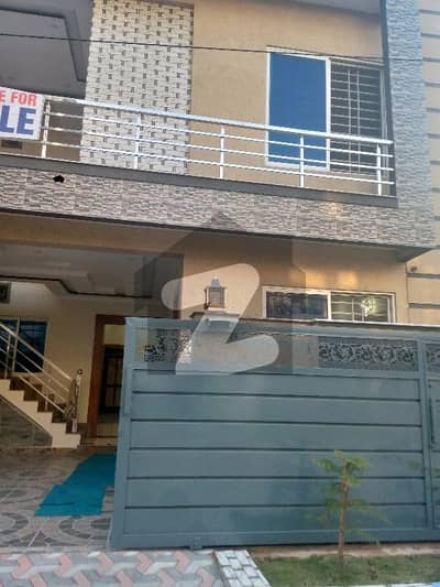 سوان گارڈن اسلام آباد میں 5 کمروں کا 6 مرلہ مکان 3.2 کروڑ میں برائے فروخت۔