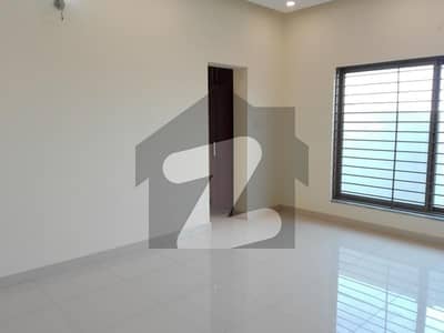 4 Marla Lower Portion In G-13 For rent