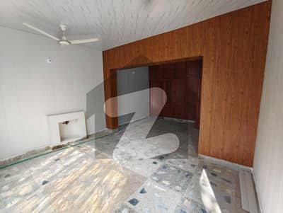 آئی ۔ 10 اسلام آباد میں 1 کمرے کا 5 مرلہ زیریں پورشن 45.0 ہزار میں کرایہ پر دستیاب ہے۔