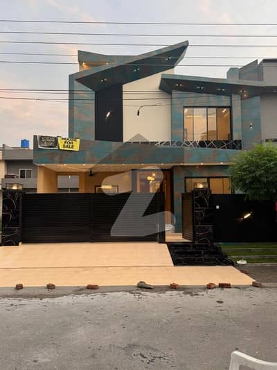 Prime Location House 10 Marla For Sale In Central Park - Block A