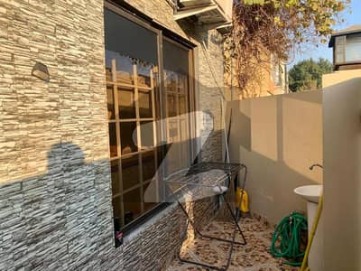 بحریہ ٹاؤن سیکٹرڈی بحریہ ٹاؤن,لاہور میں 3 کمروں کا 5 مرلہ مکان 2.5 کروڑ میں برائے فروخت۔