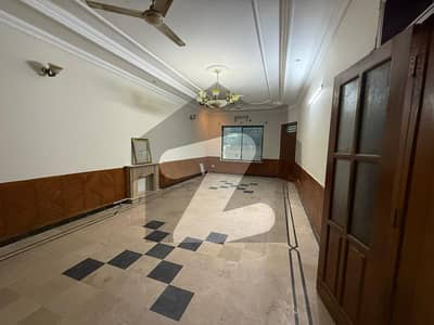 آئی ۔ 8 اسلام آباد میں 3 کمروں کا 14 مرلہ زیریں پورشن 1.65 لاکھ میں کرایہ پر دستیاب ہے۔