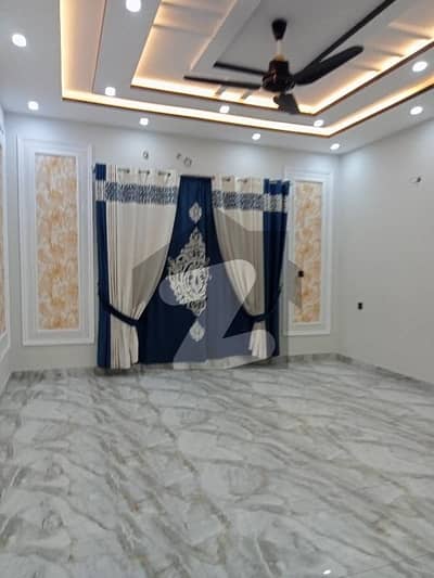 سینٹرل پارک ہاؤسنگ سکیم لاہور میں 6 کمروں کا 1 کنال مکان 7.0 کروڑ میں برائے فروخت۔