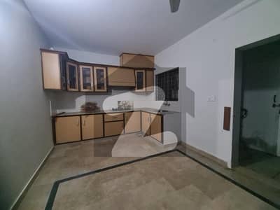 مارگلہ ٹاؤن اسلام آباد میں 1 کمرے کا 8 مرلہ بالائی پورشن 35.0 ہزار میں کرایہ پر دستیاب ہے۔