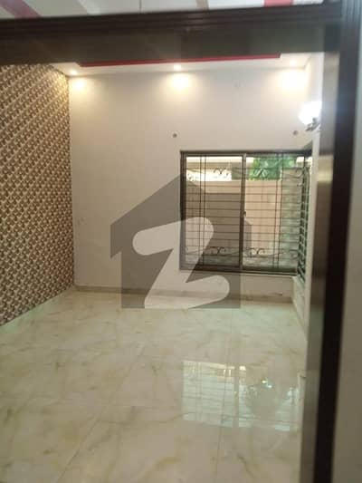 پاک عرب ہاؤسنگ سوسائٹی لاہور میں 2 کمروں کا 5 مرلہ بالائی پورشن 42.0 ہزار میں کرایہ پر دستیاب ہے۔