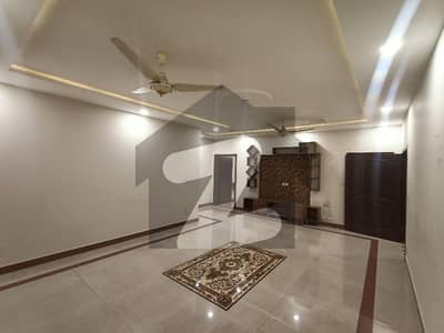 1 Kanal Basement Available For Rent