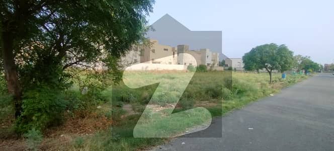 Best Location Near 29K Park and Mcdonalds Direct Approach From 150' Raya Fairways Commercial