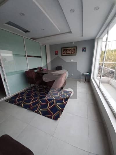 700 SQF Space Available For Rent In Bank Square Market