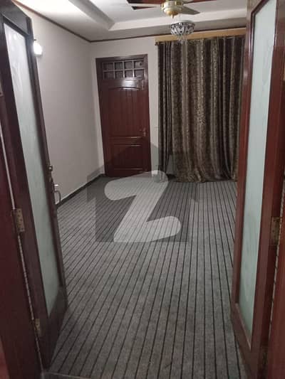 جی ۔ 13 اسلام آباد میں 3 کمروں کا 10 مرلہ زیریں پورشن 95.0 ہزار میں کرایہ پر دستیاب ہے۔