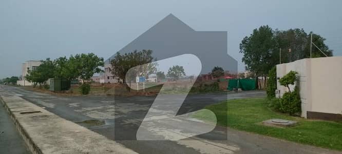 ڈی ایچ اے فیز 7 - بلاک وائے فیز 7,ڈیفنس (ڈی ایچ اے),لاہور میں 1 کنال رہائشی پلاٹ 3.0 کروڑ میں برائے فروخت۔ ڈی ایچ اے فیز 7 - بلاک وائے فیز 7,ڈیفنس (ڈی ایچ اے),لاہور میں 1 کنال رہائشی پلاٹ 3.0 کروڑ میں برائے فروخت۔