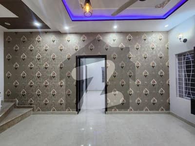 4 MARLA LOWER PORTION AVAILABLE FOR RENT IN MILITARY ACCOUNT'S COLLEGE ROAD LAHORE