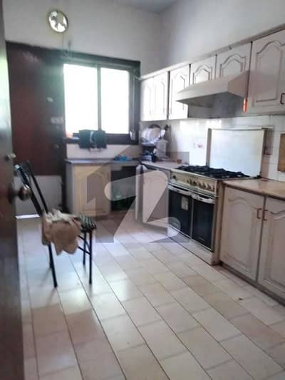 ڈی ایچ اے فیز 6 ڈی ایچ اے ڈیفینس,کراچی میں 6 کمروں کا 1 کنال مکان 12.0 کروڑ میں برائے فروخت۔