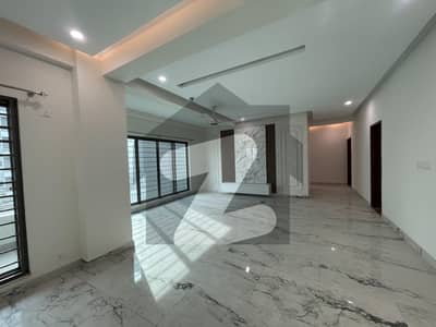 Brand New Luxury 12 Marla 4 Bedroom Apartment for Rent in Askari 10 Lahore