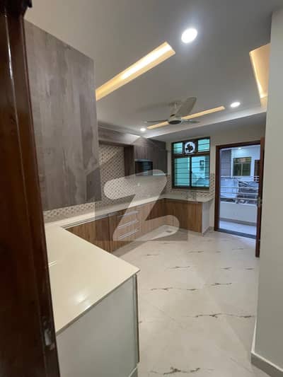 Brand New Luxury 12 Marla 4 Bedroom Apartment for Rent in Askari 10 Lahore