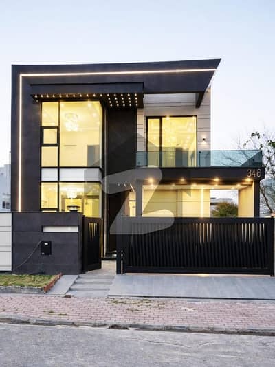 بحریہ ٹاؤن ۔ سیکٹر ایف بحریہ ٹاؤن,لاہور میں 5 کمروں کا 10 مرلہ مکان 4.9 کروڑ میں برائے فروخت۔