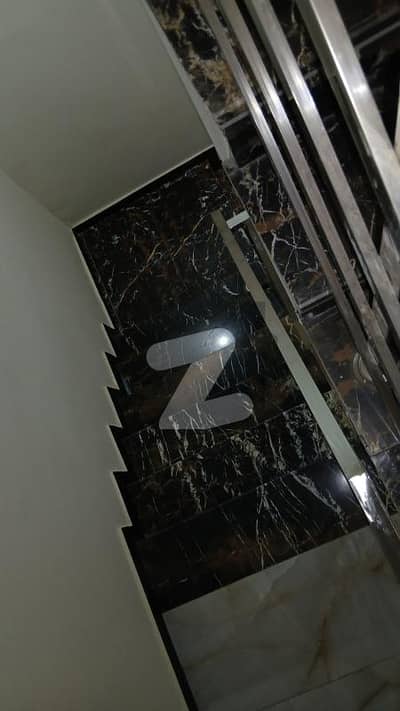 گلبرگ ریزیڈنشیا گلبرگ,اسلام آباد میں 5 کمروں کا 7 مرلہ مکان 1.35 لاکھ میں کرایہ پر دستیاب ہے۔