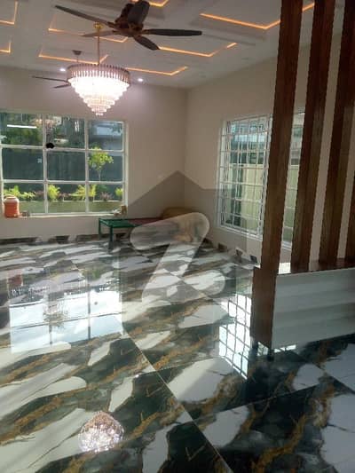 جناح گارڈنز ایف ای سی ایچ ایس,اسلام آباد میں 6 کمروں کا 1 کنال مکان 7.4 کروڑ میں برائے فروخت۔