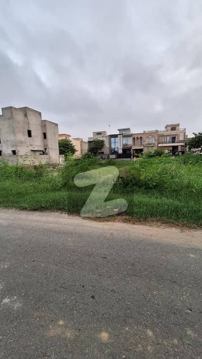 ڈی ایچ اے 9 ٹاؤن ۔ بلاک اے ڈی ایچ اے 9 ٹاؤن,ڈیفنس (ڈی ایچ اے),لاہور میں 5 مرلہ رہائشی پلاٹ 1.27 کروڑ میں برائے فروخت۔