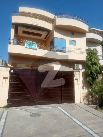 13 Marla Lower Portion Near Macdonald Restaurant J2 Available For Rent.