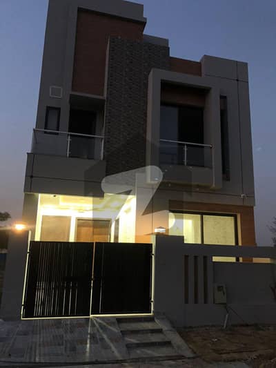 لیک سٹی ۔ سیکٹر ایم ۔ 8 لیک سٹی,رائیونڈ روڈ,لاہور میں 3 کمروں کا 5 مرلہ مکان 2.35 کروڑ میں برائے فروخت۔