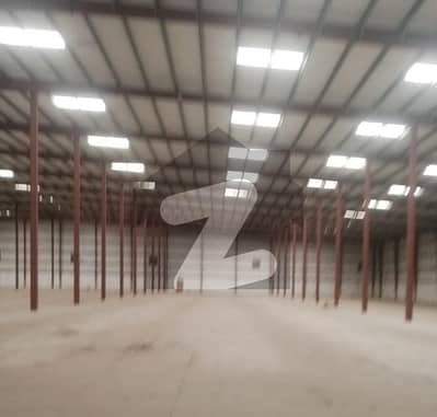 ملتان روڈ لاہور میں 11 کمروں کا 64 کنال گودام 1.08 کروڑ میں کرایہ پر دستیاب ہے۔