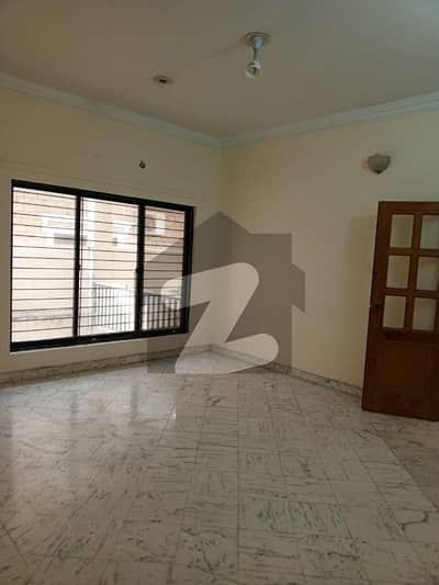 جی ۔ 11/3 جی ۔ 11,اسلام آباد میں 4 کمروں کا 3 مرلہ مکان 2.95 کروڑ میں برائے فروخت۔