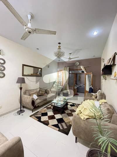 گلشن اقبال - بلاک 10-اے گلشنِ اقبال,گلشنِ اقبال ٹاؤن,کراچی میں 2 کمروں کا 5 مرلہ فلیٹ 1.55 کروڑ میں برائے فروخت۔