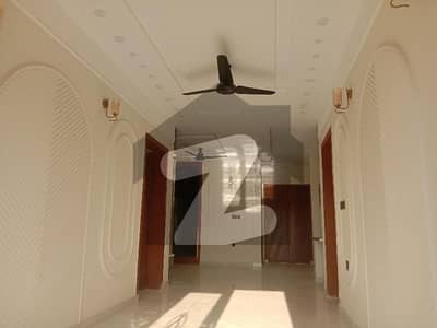 ایم پی سی ایچ ایس - بلاک سی ایم پی سی ایچ ایس ۔ ملٹی گارڈنز,بی ۔ 17,اسلام آباد میں 5 کمروں کا 1 کنال مکان 6.8 کروڑ میں برائے فروخت۔