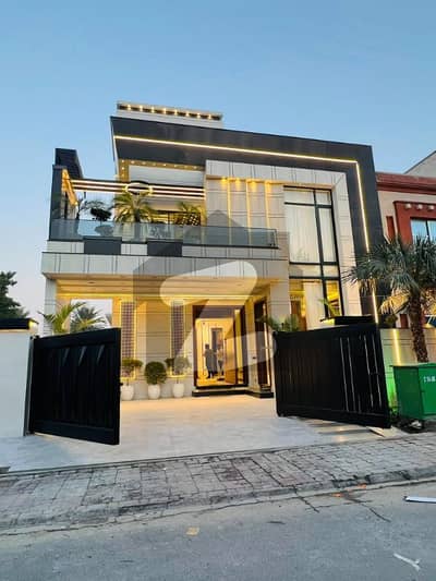 10 Marla Modern House At Good Location in DHA Phase 7