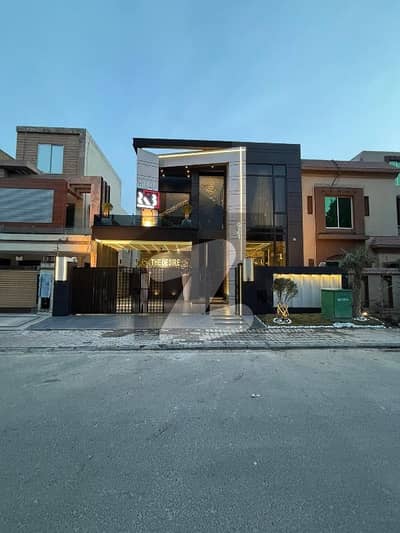 10 Marla House Available For Sale Bahria Town Lahore