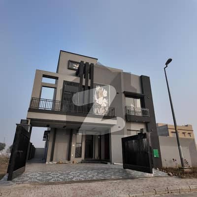 10 Marla investment House Available For sale Bahria town Lahore