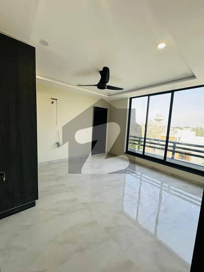 بحریہ ٹاؤن ۔ سیکٹر ایف بحریہ ٹاؤن,لاہور میں 1 کمرے کا 2 مرلہ فلیٹ 33.0 ہزار میں کرایہ پر دستیاب ہے۔