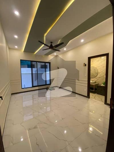 ڈی ایچ اے ڈیفینس فیز 4 ڈی ایچ اے ڈیفینس,اسلام آباد میں 5 کمروں کا 1 کنال مکان 8.5 کروڑ میں برائے فروخت۔