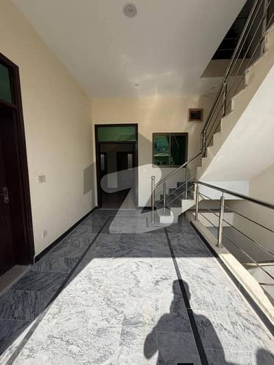 بنی گالہ اسلام آباد میں 3 کمروں کا 6 مرلہ بالائی پورشن 40.0 ہزار میں کرایہ پر دستیاب ہے۔ بنی گالہ اسلام آباد میں 3 کمروں کا 6 مرلہ بالائی پورشن 40.0 ہزار میں کرایہ پر دستیاب ہے۔