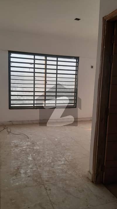 نارتھ ناظم آباد ۔ بلاک ایف نارتھ ناظم آباد,کراچی میں 4 کمروں کا 11 مرلہ فلیٹ 3.75 کروڑ میں برائے فروخت۔