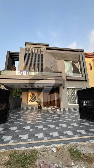 Get This Amazing 10 Marla House Available In Bahria Orchard Phase 1