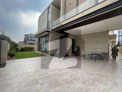 ڈی ایچ اے فیز 6 ڈیفنس (ڈی ایچ اے),لاہور میں 5 کمروں کا 1 کنال مکان 3.2 لاکھ میں کرایہ پر دستیاب ہے۔