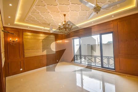 ڈی ایچ اے فیز 7 ڈیفنس (ڈی ایچ اے),لاہور میں 5 کمروں کا 1 کنال مکان 2.85 لاکھ میں کرایہ پر دستیاب ہے۔