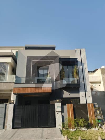 رائل آرچرڈ - بلاک ایف رائل آرچرڈ,ملتان پبلک سکول روڈ,ملتان میں 3 کمروں کا 5 مرلہ مکان 2.0 کروڑ میں برائے فروخت۔