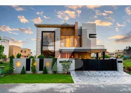 ڈی ایچ اے فیز 7 - بلاک ایکس فیز 7,ڈیفنس (ڈی ایچ اے),لاہور میں 5 کمروں کا 1 کنال مکان 7.35 کروڑ میں برائے فروخت۔