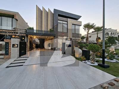 ڈی ایچ اے فیز 6 - بلاک جے فیز 6,ڈیفنس (ڈی ایچ اے),لاہور میں 6 کمروں کا 1 کنال مکان 26.5 کروڑ میں برائے فروخت۔