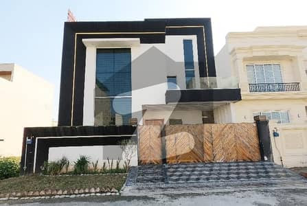 Your Dream Fully Furnished 10 Marla House Is Available In Bankers Town