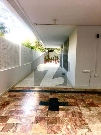 گلشنِ اقبال گلشنِ اقبال ٹاؤن,کراچی میں 1 کنال عمارت 6.5 لاکھ میں کرایہ پر دستیاب ہے۔