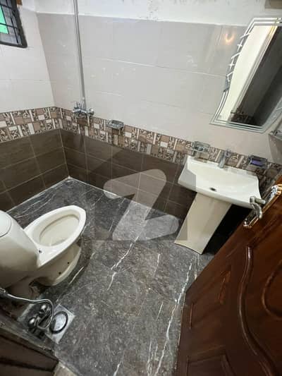 بحریہ ٹاؤن ۔ بلاک بی بی بحریہ ٹاؤن سیکٹرڈی,بحریہ ٹاؤن,لاہور میں 3 کمروں کا 5 مرلہ مکان 2.25 کروڑ میں برائے فروخت۔