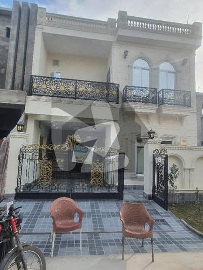 پارک ویو سٹی ۔ تولپ ایکسٹینشن بلاک پارک ویو سٹی,لاہور میں 4 کمروں کا 5 مرلہ مکان 2.1 کروڑ میں برائے فروخت۔