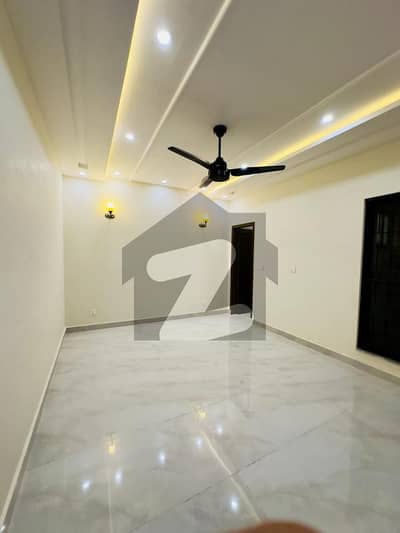 5 Marla Brand New House Available In Dream Gardens