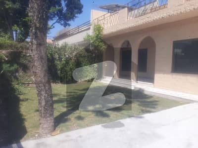 50*90 Cda Transfer Top Location House Available In F-8/1