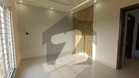 10 MARLA BRAND NEW UPPER PORTION FOR RENT IN DHA PHASE 8 EX AIR EVENUE. . .