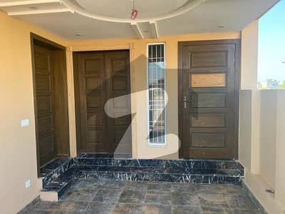 بحریہ ٹاؤن فیز 8 بحریہ ٹاؤن راولپنڈی,راولپنڈی میں 3 کمروں کا 5 مرلہ مکان 1.75 کروڑ میں برائے فروخت۔