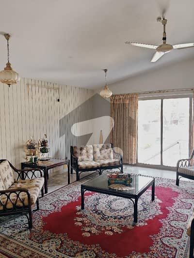 سرفراز رفیقی روڈ کینٹ,لاہور میں 3 کمروں کا 1 کنال مکان 2.55 لاکھ میں کرایہ پر دستیاب ہے۔